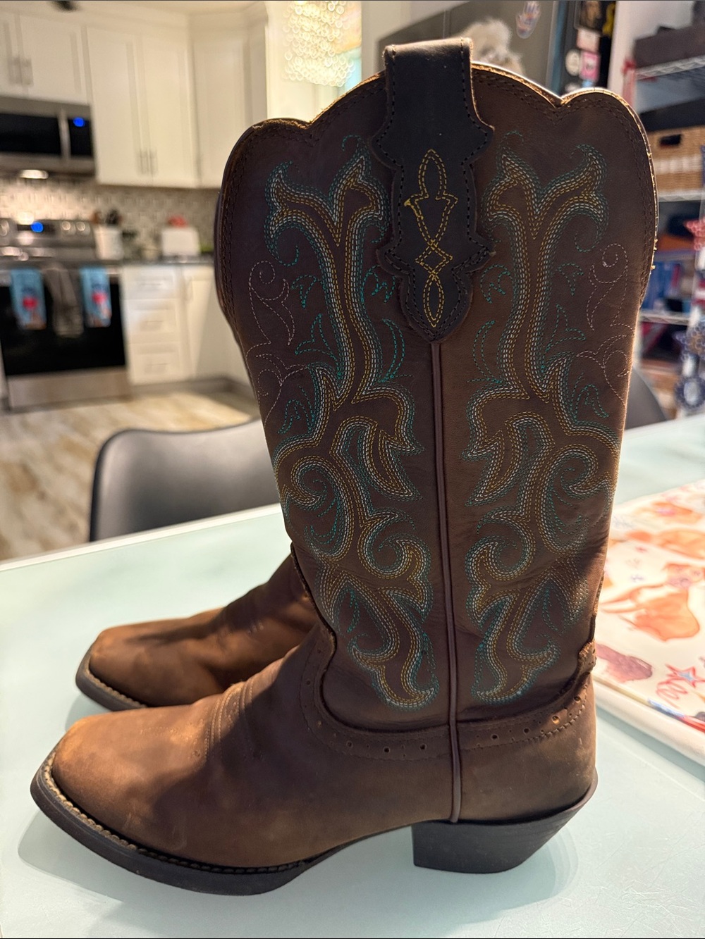 Justin Boots Brown Western Cowboy Boots with Turquoise Stitching